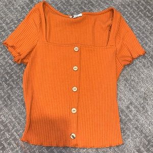 orange tshirt
